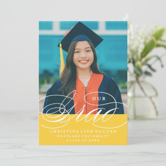 ONZE ELEGANTE SCRIPT GRAD | AFSTUDEERUITNODIGING KAART (Staand voorkant)