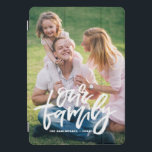 Onze familie Hand Lettered Script iPad Pro Hoesje<br><div class="desc">iPad Pro-cover met moderne kalligrafie. Personaliseer door uw favoriete gezinsfoto toe te voegen.</div>