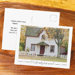 Onze familie heeft de foto van het Huis van de Dou Briefkaart<br><div class="desc">Pas uw verandering van adres briefkaarten met een douanefoto van uw nieuw huis aan. Onze familie is verhuisd naar een nieuw huis. Eenvoudige,  minimalistische bewegende aankondiging om naar uw vrienden en familie te sturen.</div>