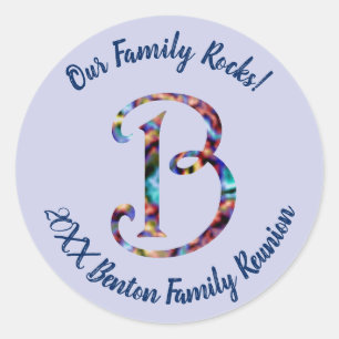 Onze familie Rocks Family Reunion Letter B Initiaa Ronde Sticker
