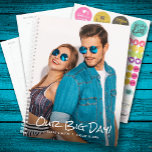 Onze grote dag aangepaste foto bruiloft planner<br><div class="desc">De planner van de bruiloft met uw favoriete foto op de voorzijde - gepersonaliseerd met uw details in het kerkschrift. De plank bevat maandelijkse en wekelijkse lay-outs,  12 maanden,  60 pagina's met gelamineerde zachte bekleding voor en achter.</div>