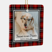 Onze Harten Voor Altijd Rode Geruite Hondengedenkt Keramisch Ornament (Rechts)