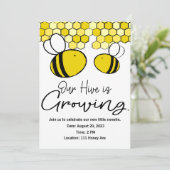 Onze Hive groeit met bijen die worden beschouwd al Aankondiging (Staand voorkant)