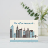 Onze kantoren hebben de moderne skyline van de sta aankondiging (Staand voorkant)