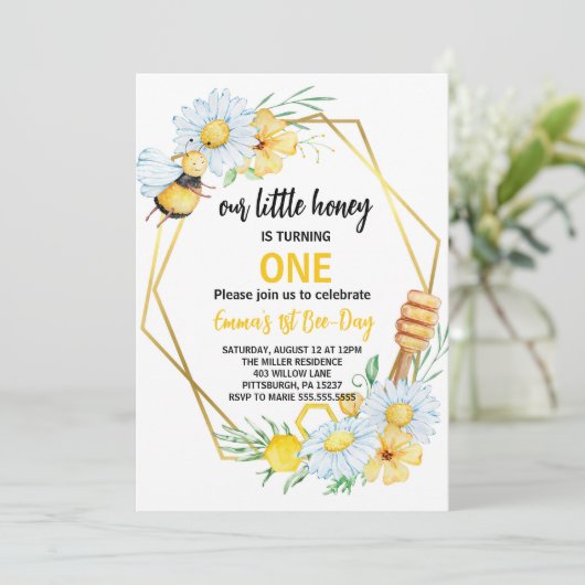 Onze Kleine Bij Draait Eén Bij 1e Verjaardag Kaart (Staand voorkant)