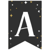 Onze kleine boe draait twee verjaardag vlaggetjes (Derde vlag)