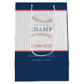 Onze kleine Champ Baseball elke zondag.. Medium Cadeauzakje (Achterkant)