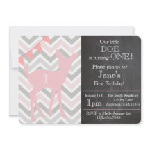 Onze kleine Doe draait om één. Birthday Uitnodigin