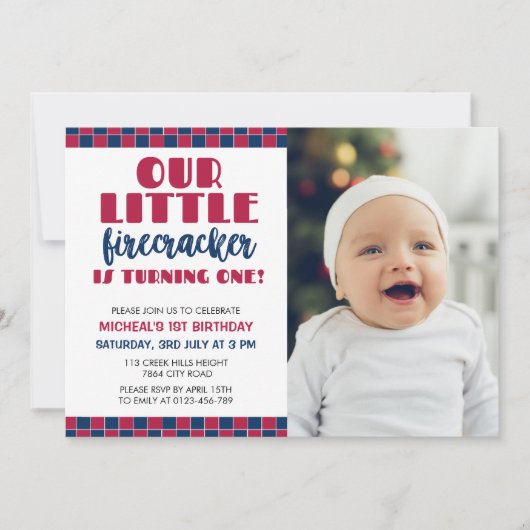 Onze kleine Firecracker draait één uitnodiging (Voorkant)