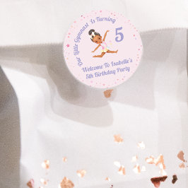 Onze kleine gymnast wordt 5 roze verjaardag ronde sticker