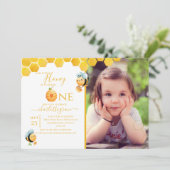 Onze kleine honing verandert een bijenthema Birthd Kaart (Staand voorkant)