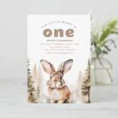 Onze kleine konijn is een 1e verjaardag uitnodigen kaart (Staand voorkant)
