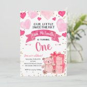 Onze kleine liefje draait één uitnodiging om (Staand voorkant)