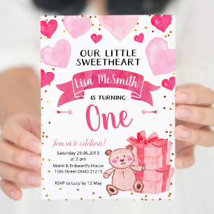 Onze kleine liefje draait één uitnodiging om