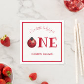 Onze kleine lieveheersbeestje is een eerste verjaa servet (Insitu)