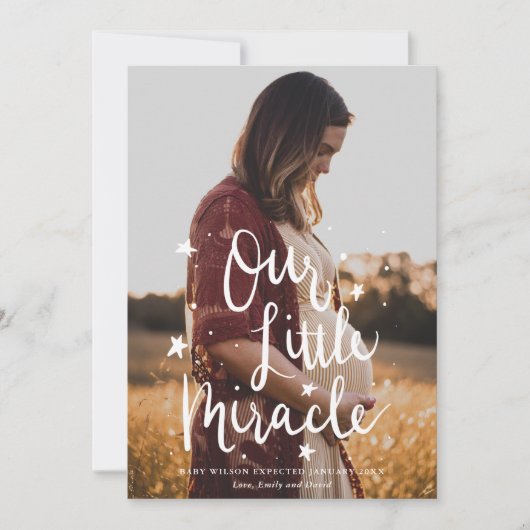 Onze kleine mirakeltypografie Foto Zwangerschap Aankondiging (Voorkant)