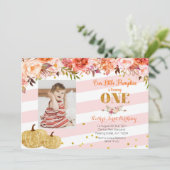 Onze kleine pompoen draait één uitnodiging om (Staand voorkant)