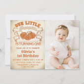 Onze kleine pompoen draait een verjaardagsfoto kaart (Voorkant)