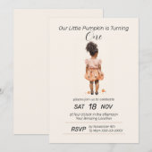 Onze kleine pompoen draait een verjaardagsuitnodig kaart (Voorkant / Achterkant)