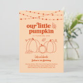 Onze kleine pompoen eerste verjaardagsfeestuitnodi kaart (Staand voorkant)