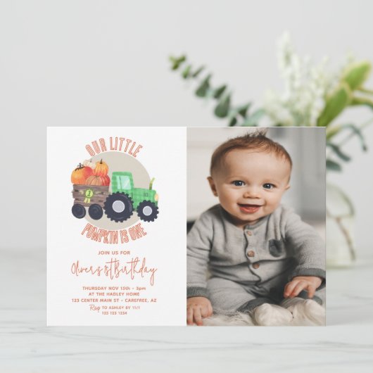 Onze kleine pompoen tractor 1e verjaardag foto kaart (Staand voorkant)
