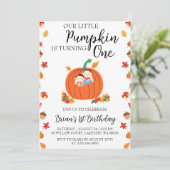 Onze kleine pompoen verjaardagsuitnodigingen kaart (Staand voorkant)