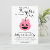 Onze kleine pompoen verjaardagsuitnodigingen kaart (Staand voorkant)