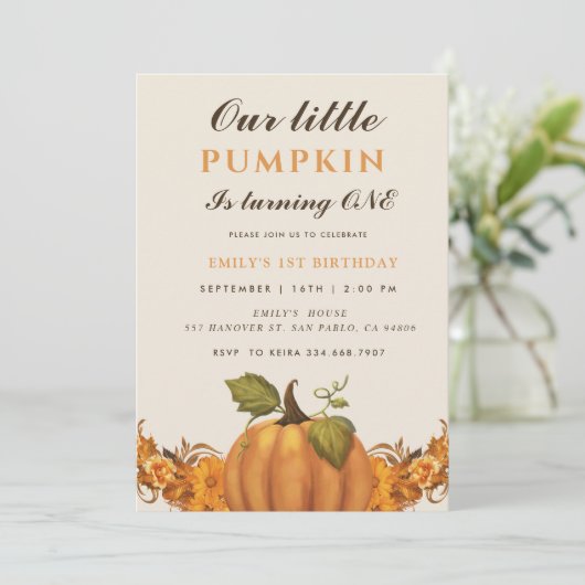 Onze kleine pompoen wordt een 1e verjaardag kaart (Staand voorkant)