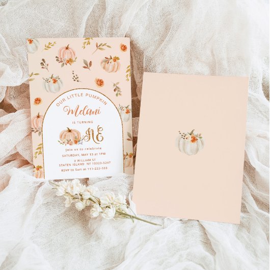 Onze kleine pompoen wordt een verjaardag kaart