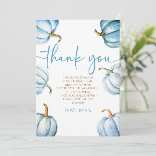 Onze kleine pompoenblauw wit Herfst verjaardagsfee Bedankkaart (Staand voorkant)