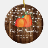 Onze kleine pompoenen gaven een persoonlijke najaa keramisch ornament (Voorkant)