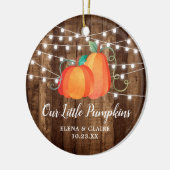 Onze kleine pompoenen gaven een persoonlijke najaa keramisch ornament (Links)