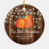 Onze kleine pompoenen gaven een persoonlijke najaa keramisch ornament (Achterkant)