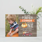 Onze kleine pompoenjongen's eerste verjaardagsuitn kaart (Staand voorkant)