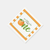 Onze kleine schatje draait een servet - of streep (Hoek)