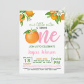 Onze kleine schatje is het draaien van een uitnodi kaart (Staand voorkant)