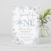 Onze kleine Snowflake Birthday Pastel Floral Kaart (Staand voorkant)