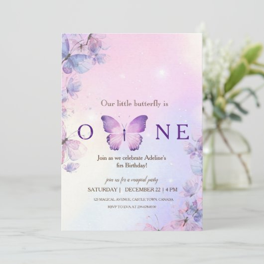 Onze kleine vlinder eerste verjaardagsuitnodiging kaart (Staand voorkant)