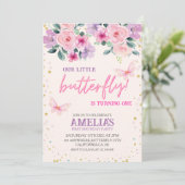Onze kleine vlinder paarse Bloemen 1e Verjaardag Kaart (Staand voorkant)