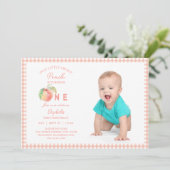 Onze kleine zoete perzik is een verjaardag Baby fo Kaart (Staand voorkant)