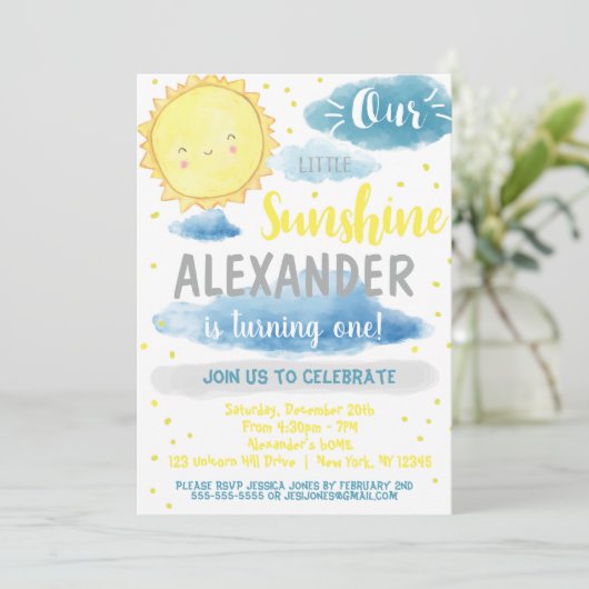 Onze kleine zonnige verjaardagsfeestuitnodiging kaart (Staand voorkant)
