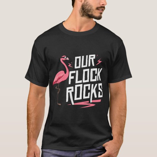 Onze kuddes geven een roze flamingo vrouwen Man T-shirt (Voorkant)
