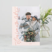 Onze Liefde Gift Christmas Pas getrouwd Foto Peach Feestdagenkaart (Staand voorkant)