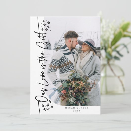 Onze Liefde Gift Kerstmis Pas getrouwd Foto Wit Feestdagenkaart (Staand voorkant)