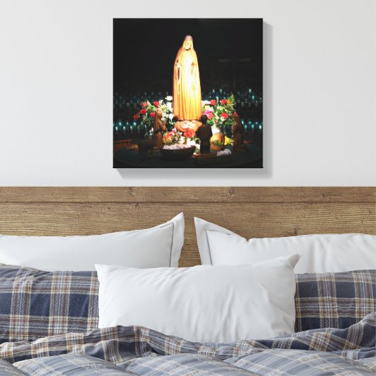 Onze Lieve Vrouw van Fatima Verpakt Canvas Print (Insitu (Slaapkamer))