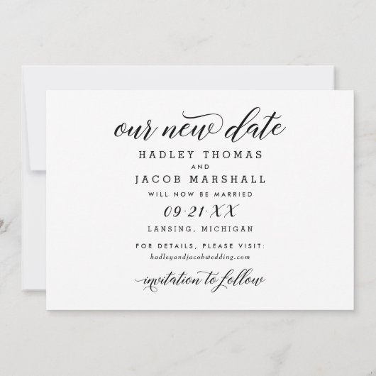 Onze Nieuwe Datum Moderne Kalligrafie Bruiloft Fot Save The Date (Achterkant)