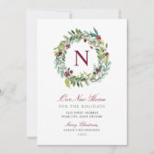 Onze nieuwe Home Winter Greenery Monogram Wreate Feestdagenkaart (Voorkant)