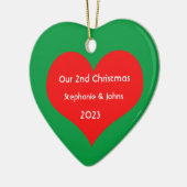 Onze tweede kerst samen Schattige Rode Hart 2023 Keramisch Ornament (Links)