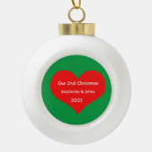 Onze tweede kerst samen Schattige Rode Hart 2023 Keramische Bal Ornament (Voorkant)