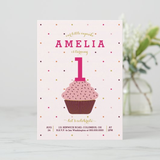 Onze uitnodiging voor 'Little Cupcake Birthday' (Staand voorkant)